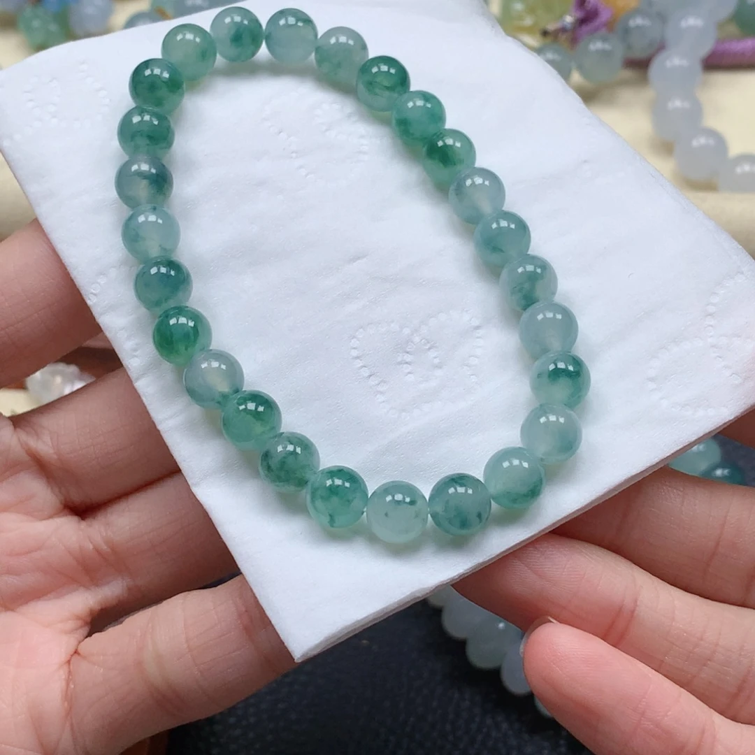 翡翠未镶嵌颈饰是