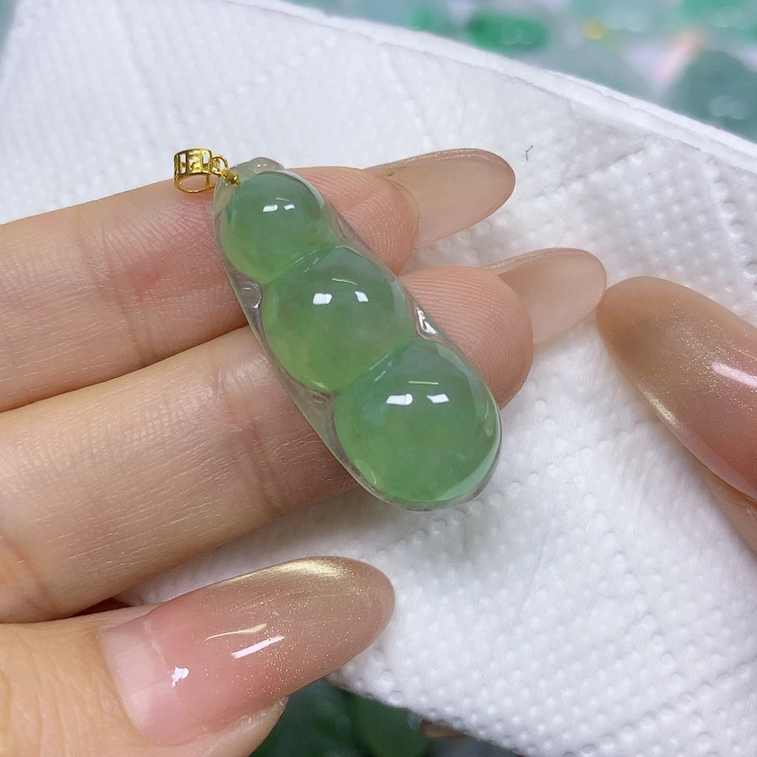 颈饰18K金镶嵌翡翠挂件