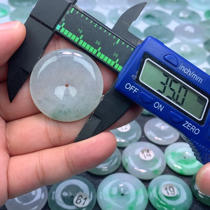 翡翠颈饰未镶嵌缅甸天然A货翡翠