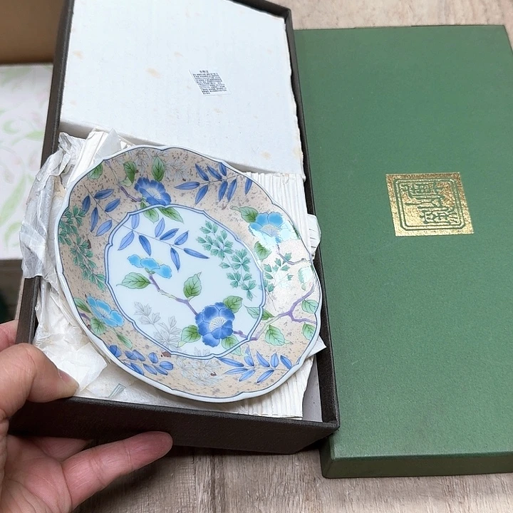 瓷片五个哈哈哈哈哈哈
