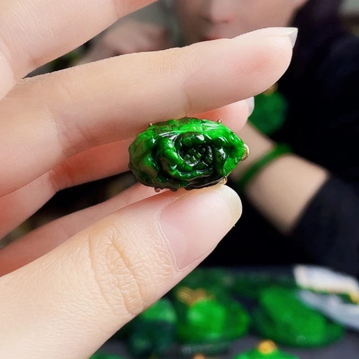 翡翠银S925镶嵌颈饰多样性