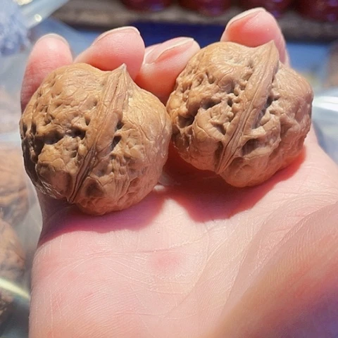 文玩核桃把件鬼斧金蟾带彩磕尖36