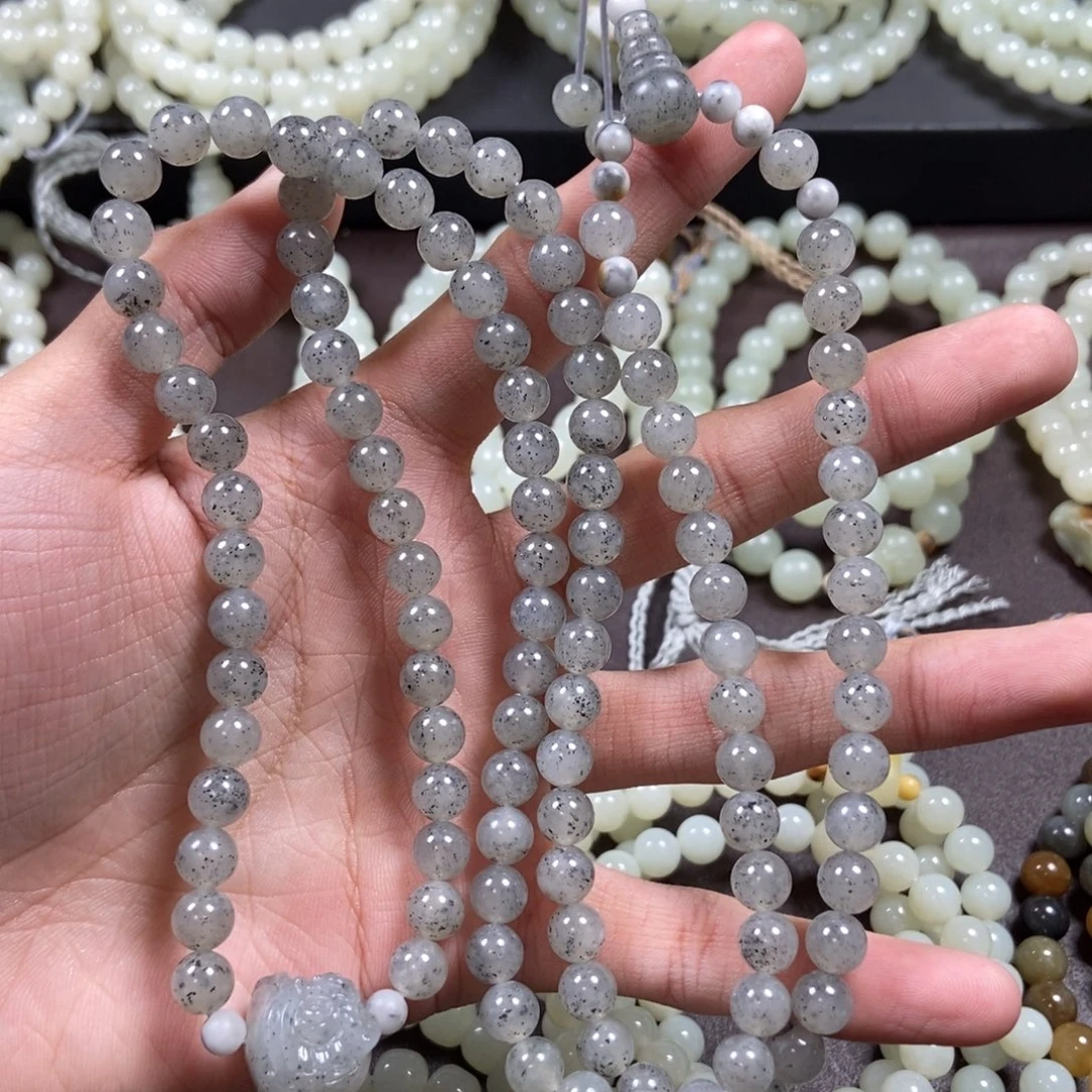 和田玉未镶嵌把件