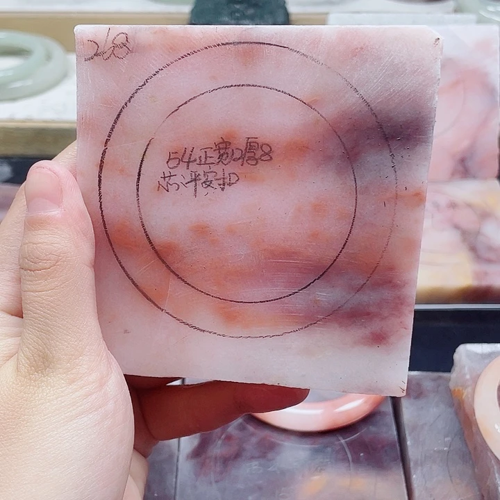 石英质玉手镯未镶嵌小**?定制