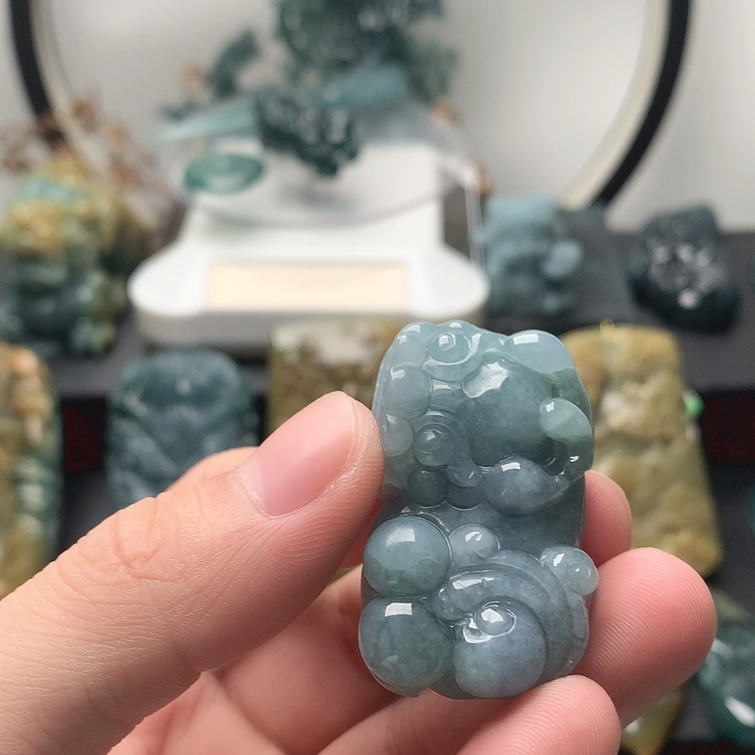 翡翠未镶嵌颈饰无
