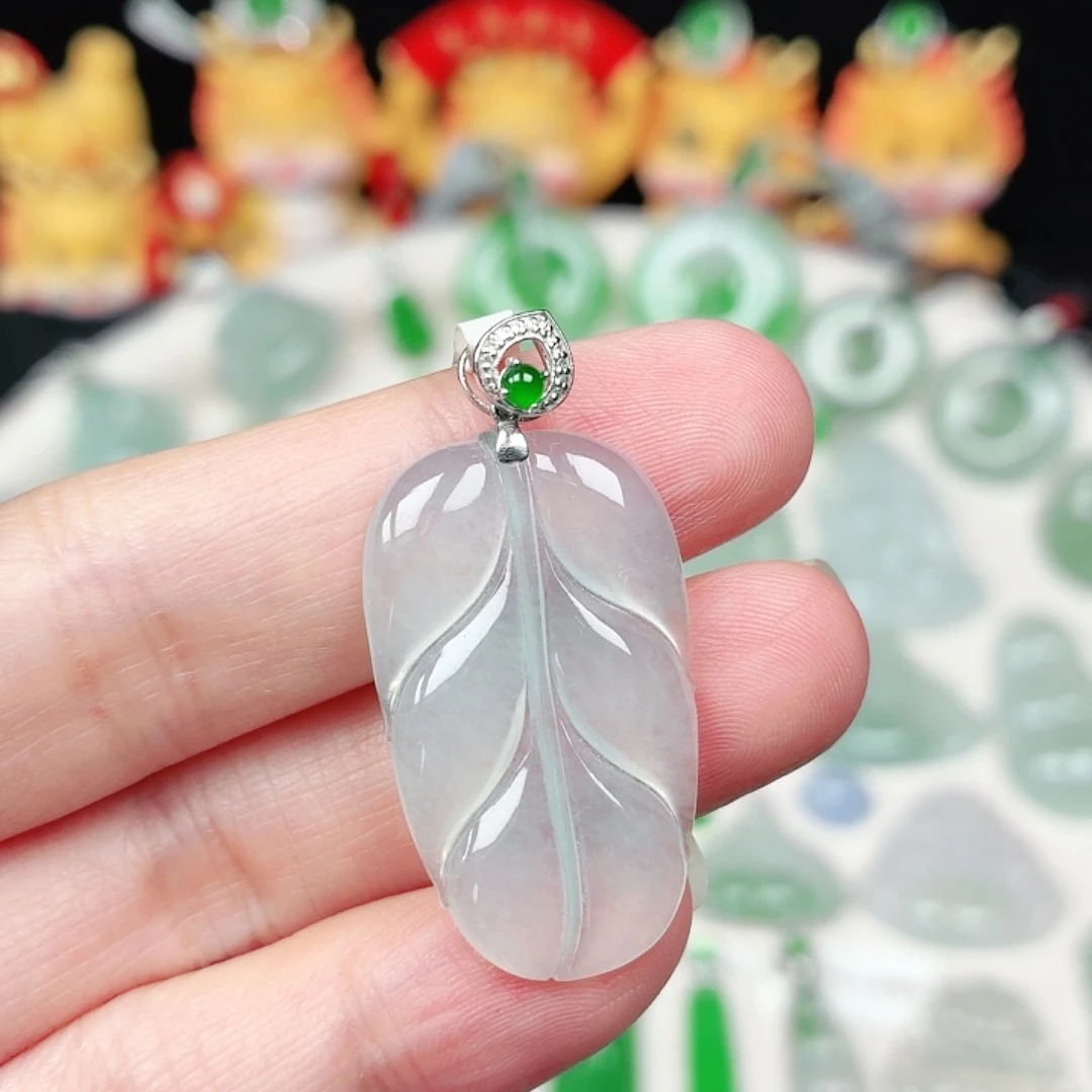 颈饰18K金镶嵌翡翠缅甸天然A货翡翠