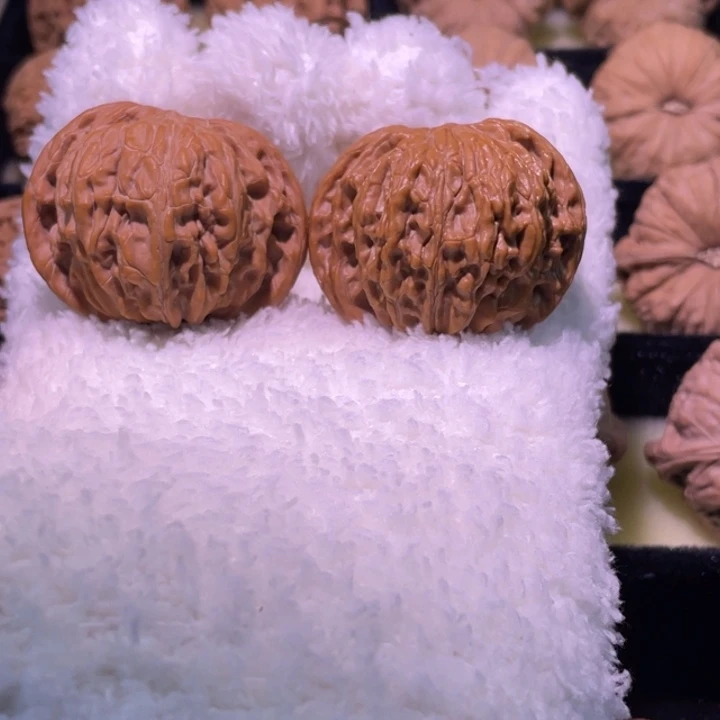 煜***ᶠ文玩核桃吊坠42磨盘