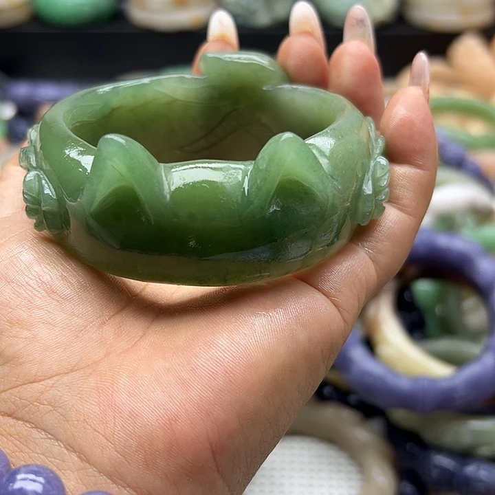 未镶嵌手镯石英岩玉梅**莎