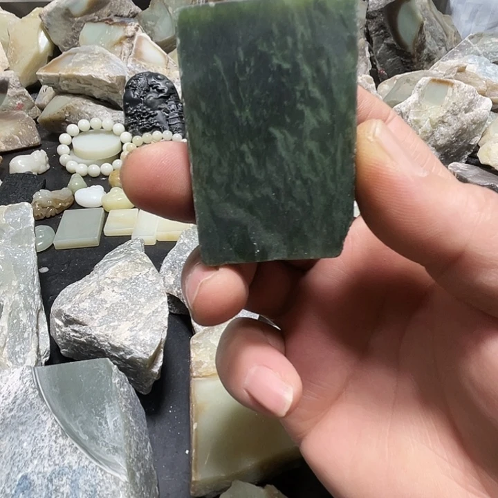 和田玉（糖玉）未镶嵌把件