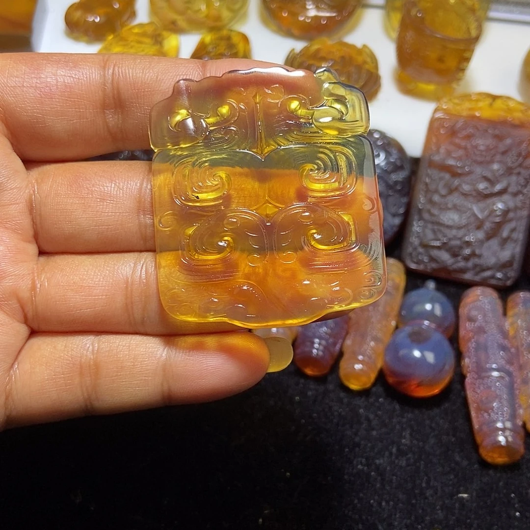 琥珀未镶嵌颈饰缅甸天然琥珀吊坠