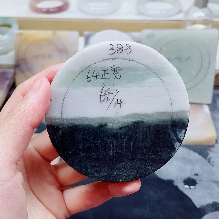 独山玉手镯未镶嵌定制