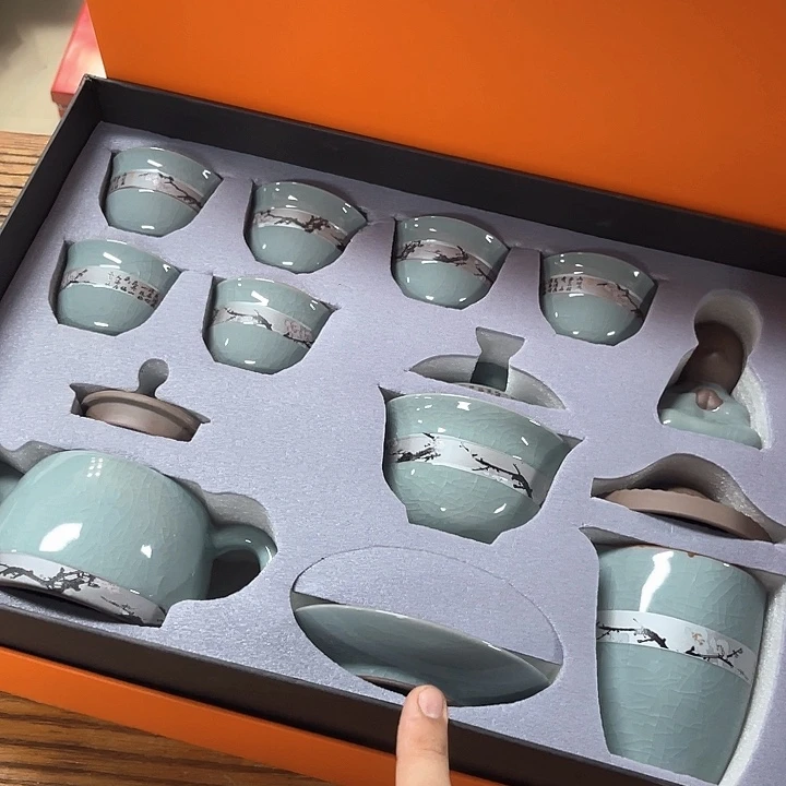 孤品茶具套装等。