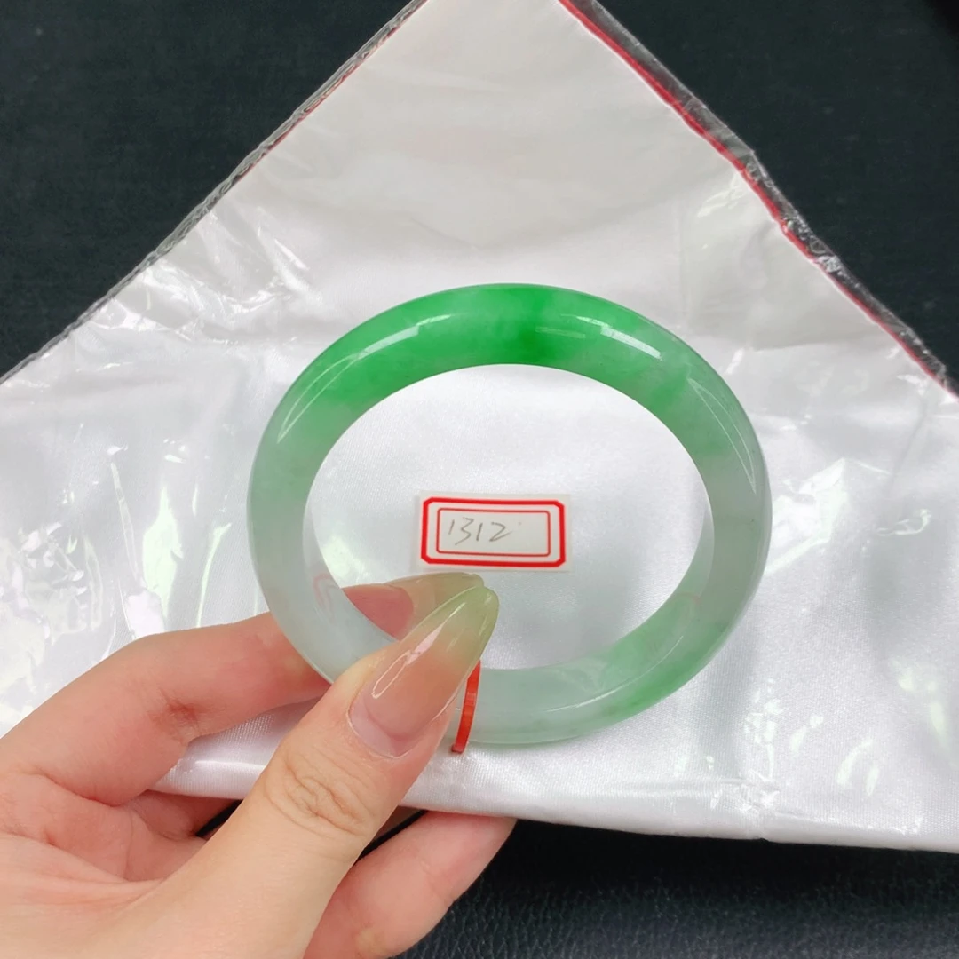 翡翠未镶嵌手镯天然翡翠手镯04