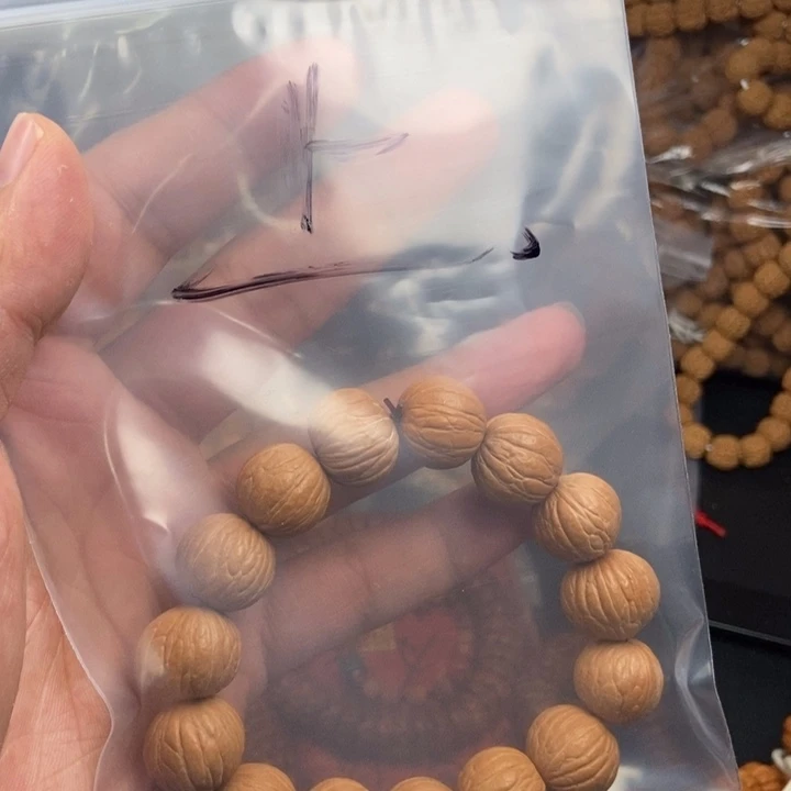 猴头核桃吊坠文玩手串