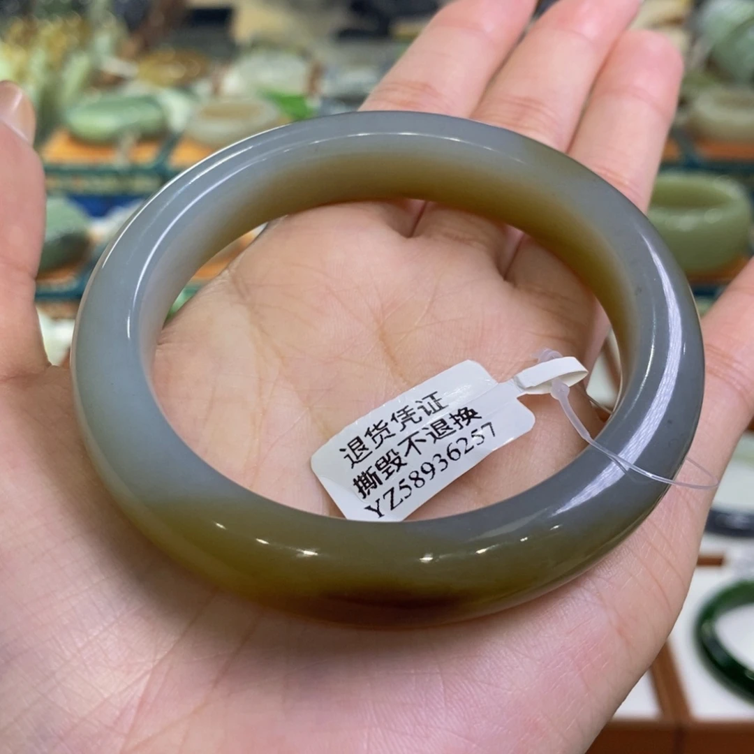 和田玉未镶嵌手镯且末奶蓝带糖58/59