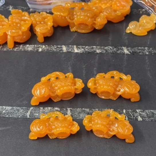 石英质玉（黄龙玉）挂件未镶嵌