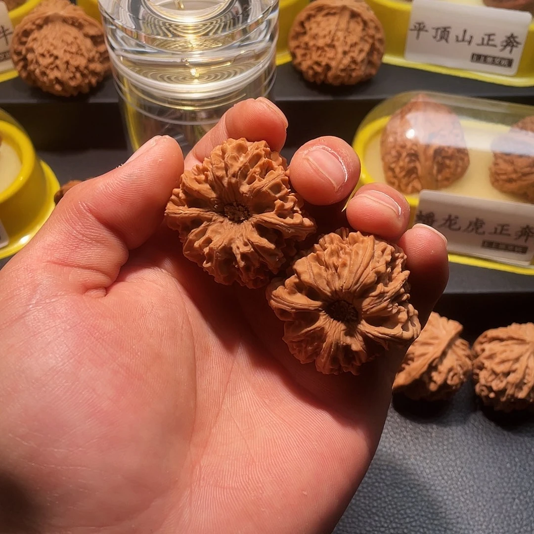 Z***c吊坠文玩核桃龙门涧