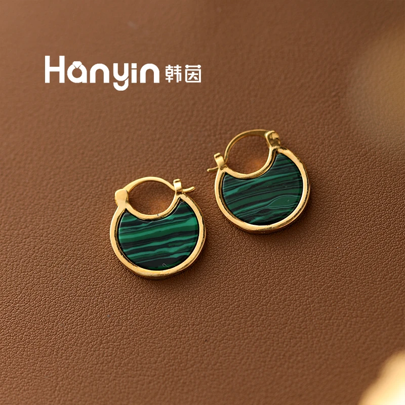 铜合金仿水晶耳饰 小众气质光面渐变绿色条纹月亮耳扣AAA
