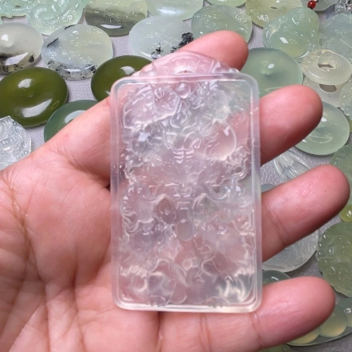 岫玉吊坠(赠链)未镶嵌月*沙