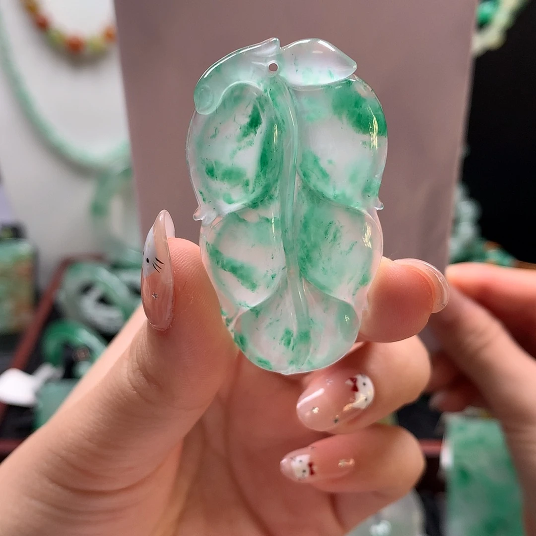 石英质玉未镶嵌吊坠