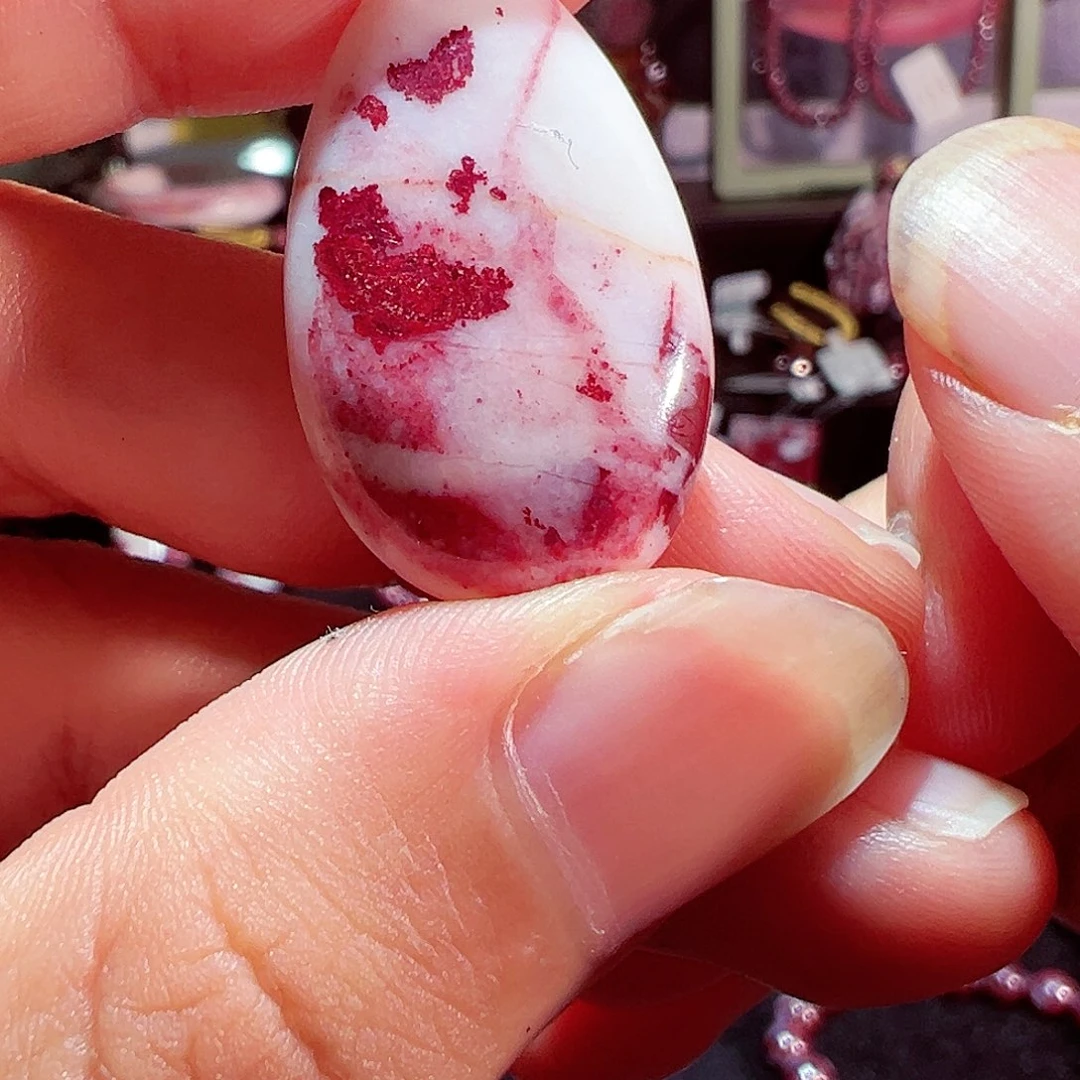 天然辰砂天然朱砂质地细腻