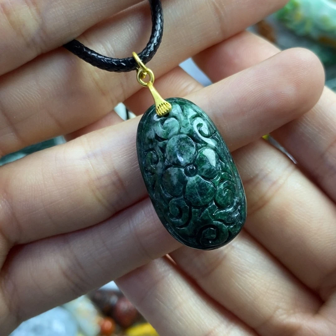 翡翠未镶嵌颈饰吊坠