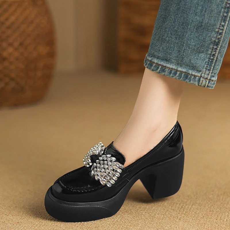 漆皮高跟乐福鞋女款黑色水钻蝴蝶结防水台厚底单鞋9cm粗跟小皮鞋