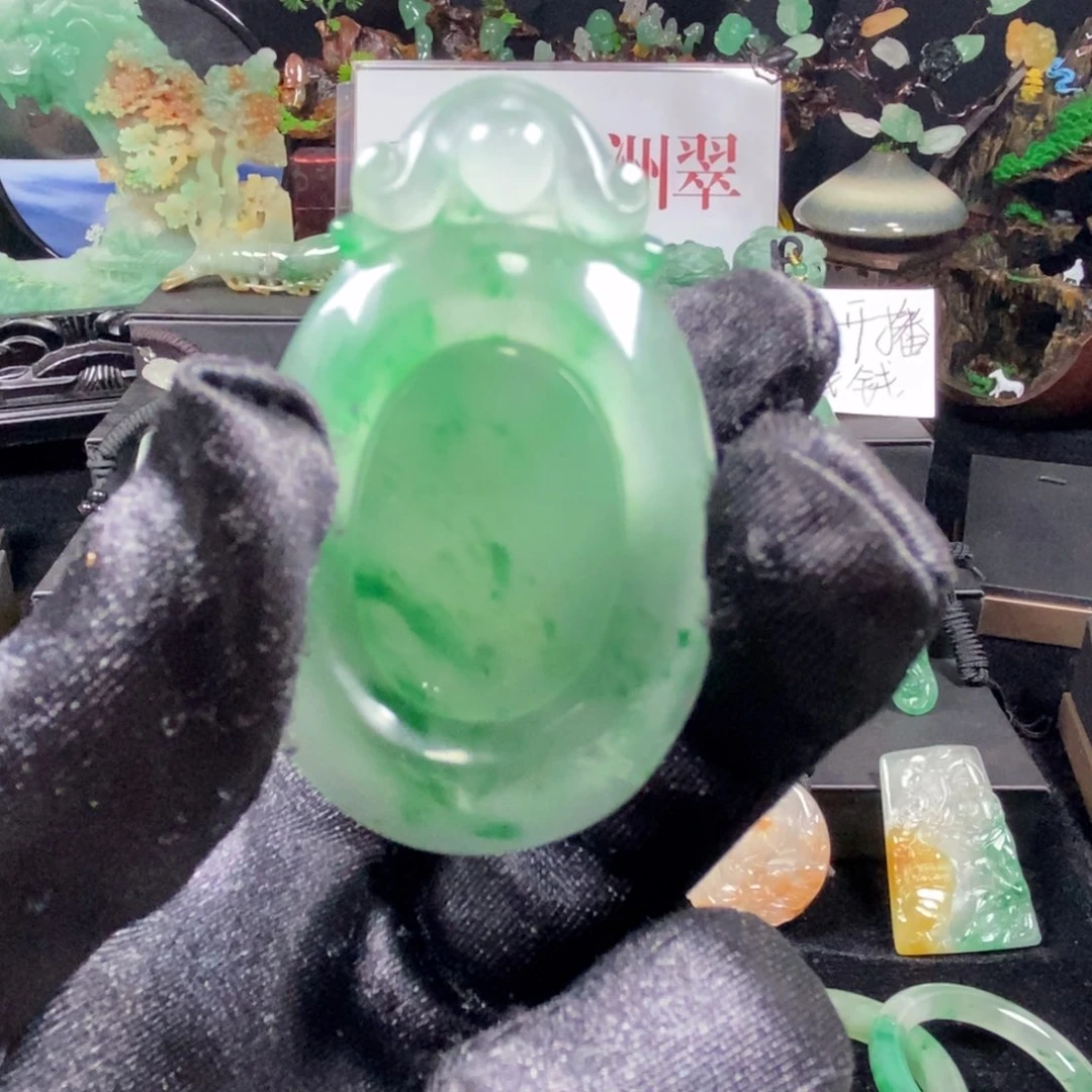 石英质玉（非洲翠）未镶嵌吊坠(不含链)