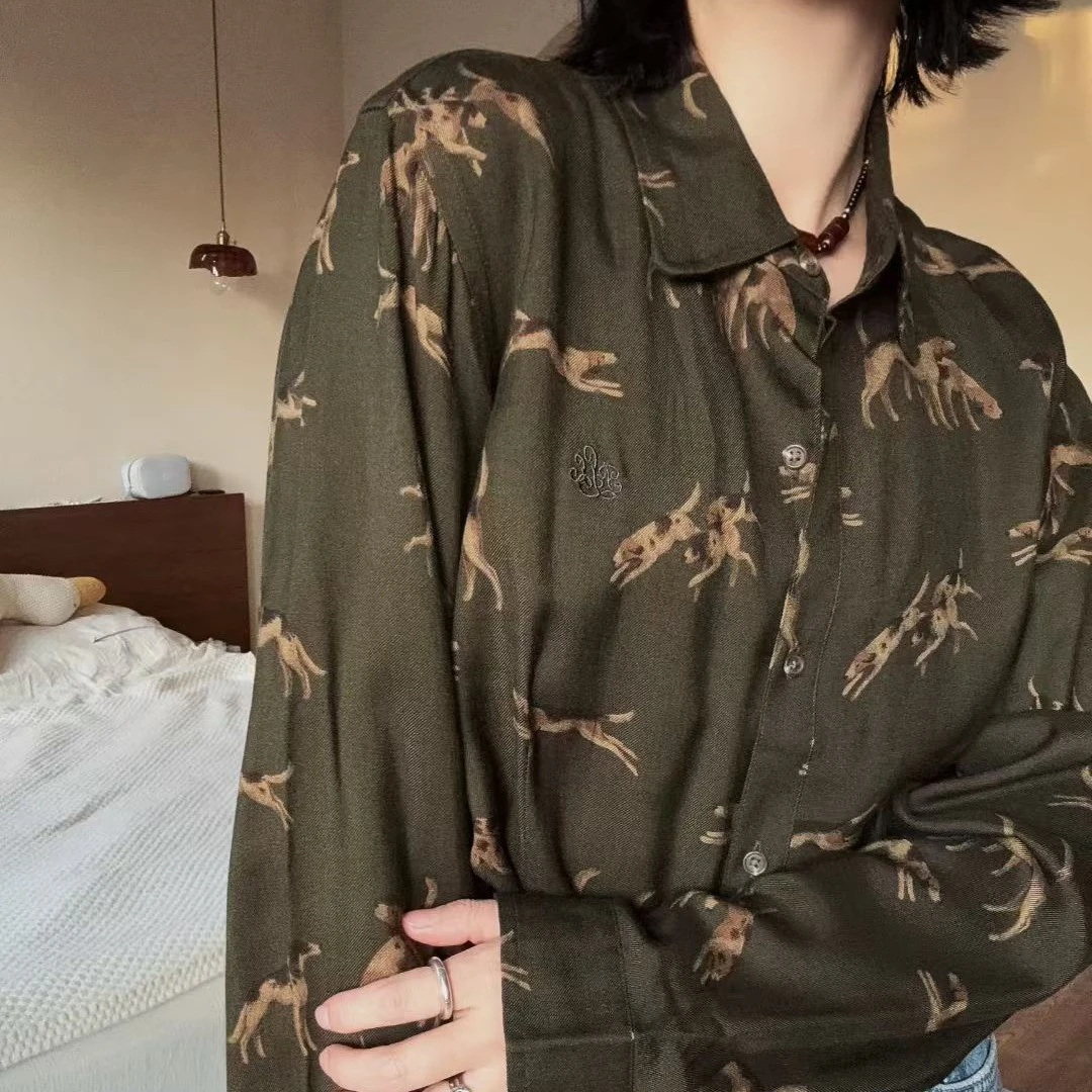 绿色小狗刺绣长袖衬衫