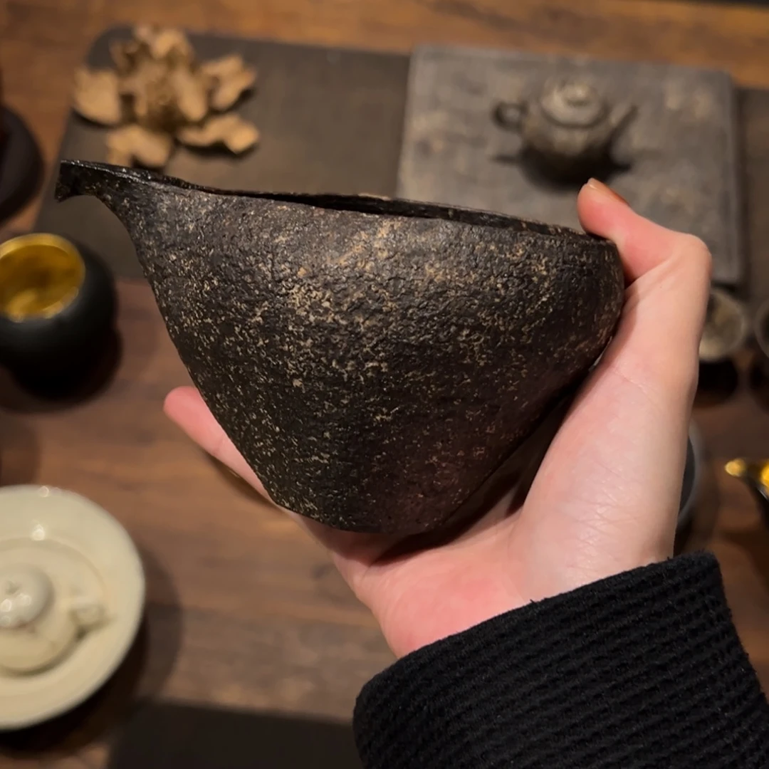 摆件用****2陶瓷。      陶瓷。