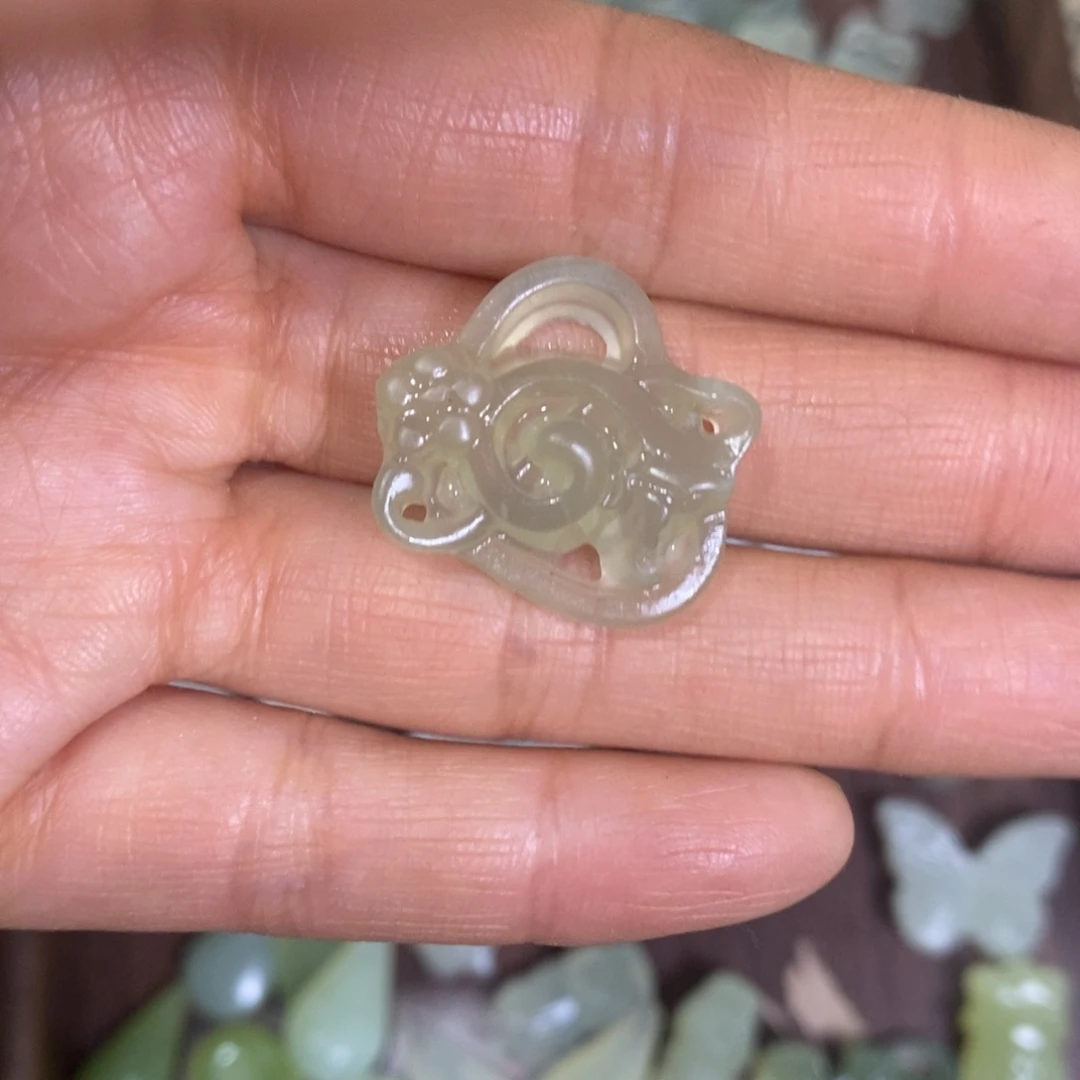 蛇纹石玉未镶嵌天然岫玉