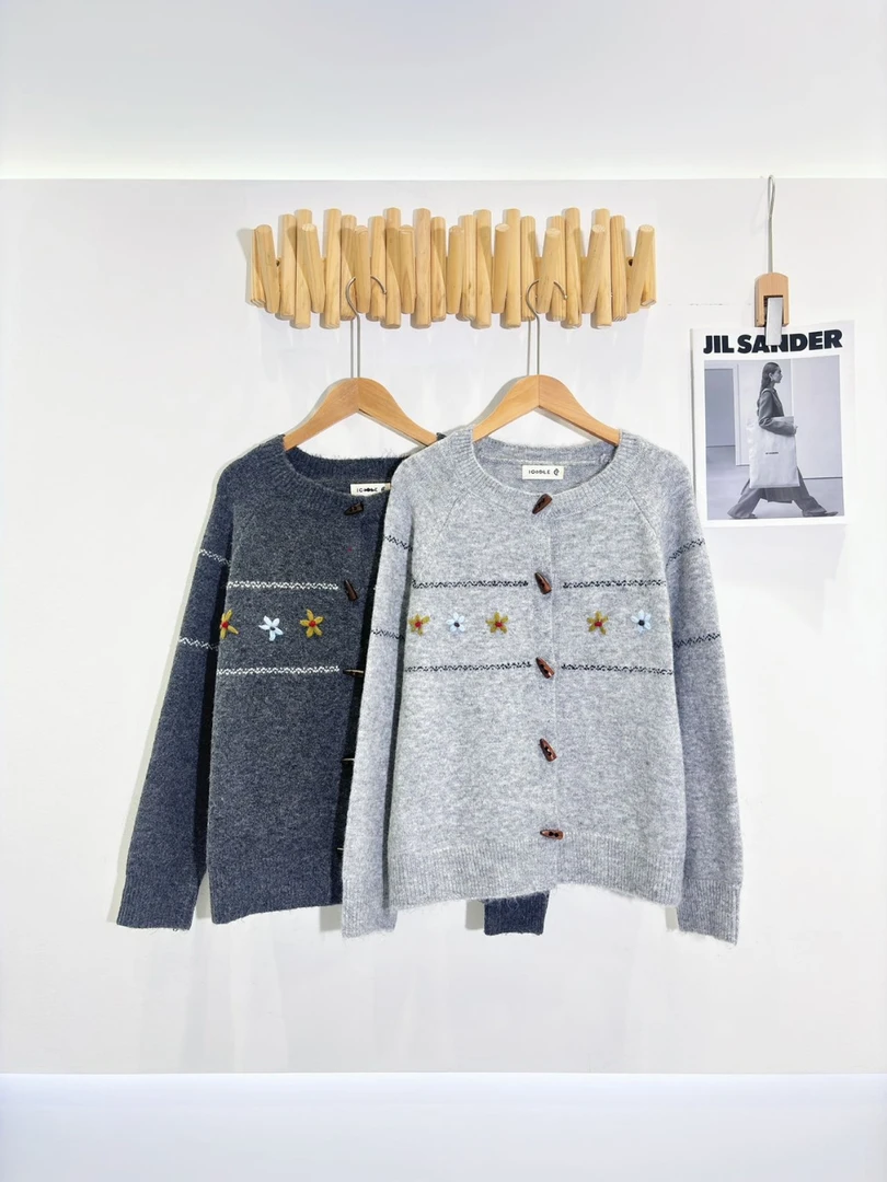 禾系列【6166】剪标 手工刺绣大花朵毛织开衫