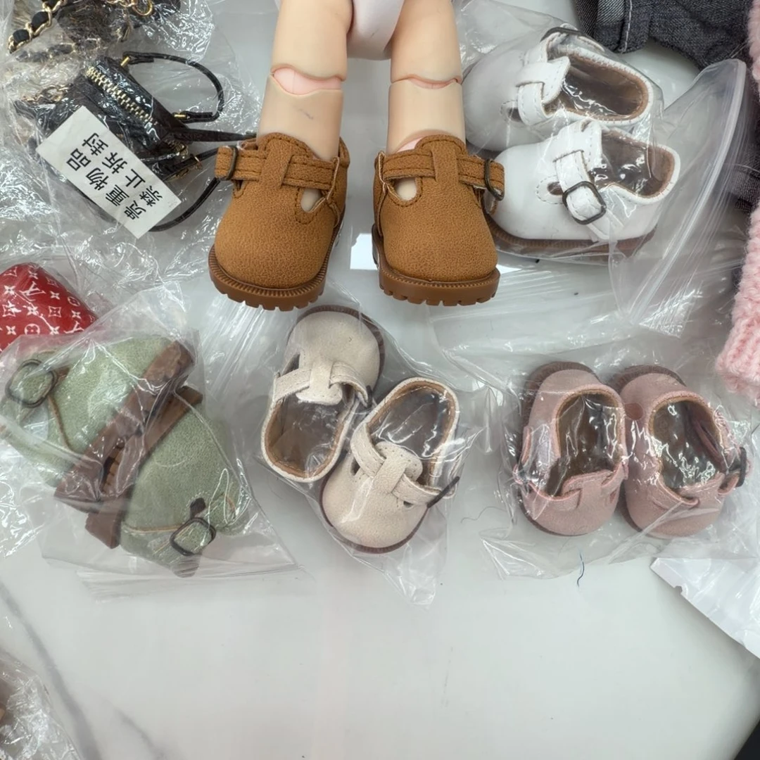 一个勃肯鞋，不带娃，备注颜色