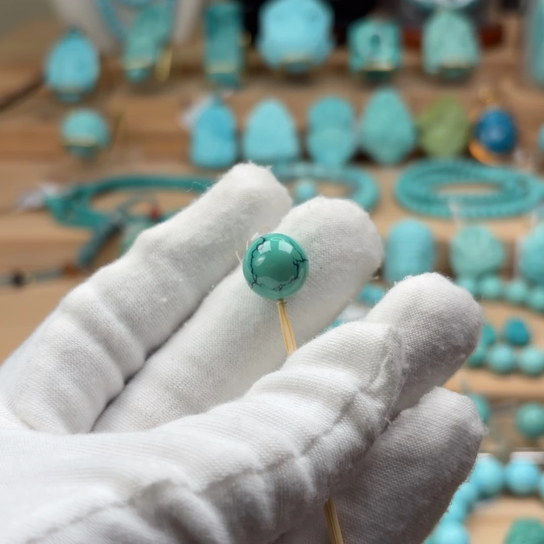 绿松石未镶嵌珠宝奇石