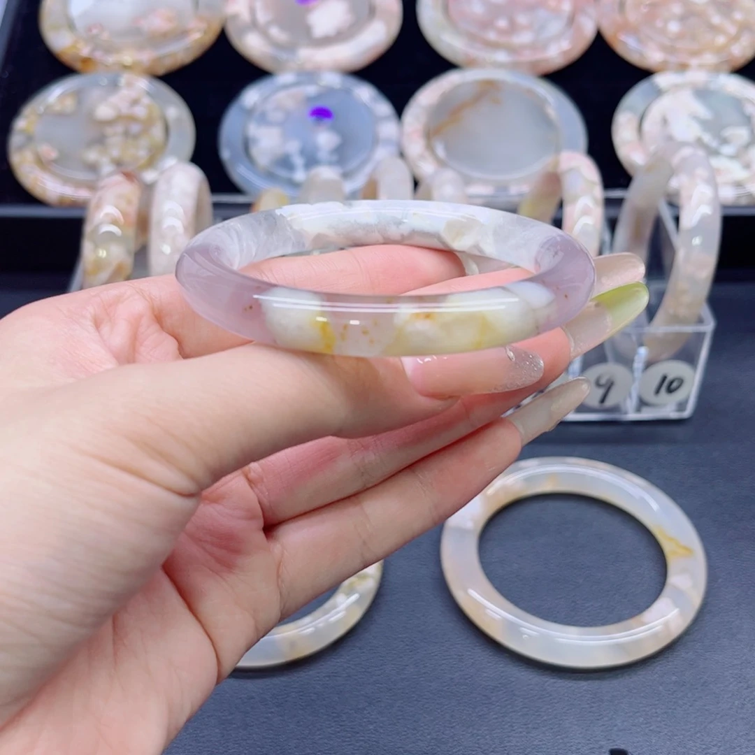 玛瑙/玉髓手镯未镶嵌57