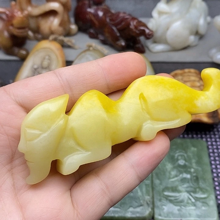 未镶嵌蛇纹石玉颈饰