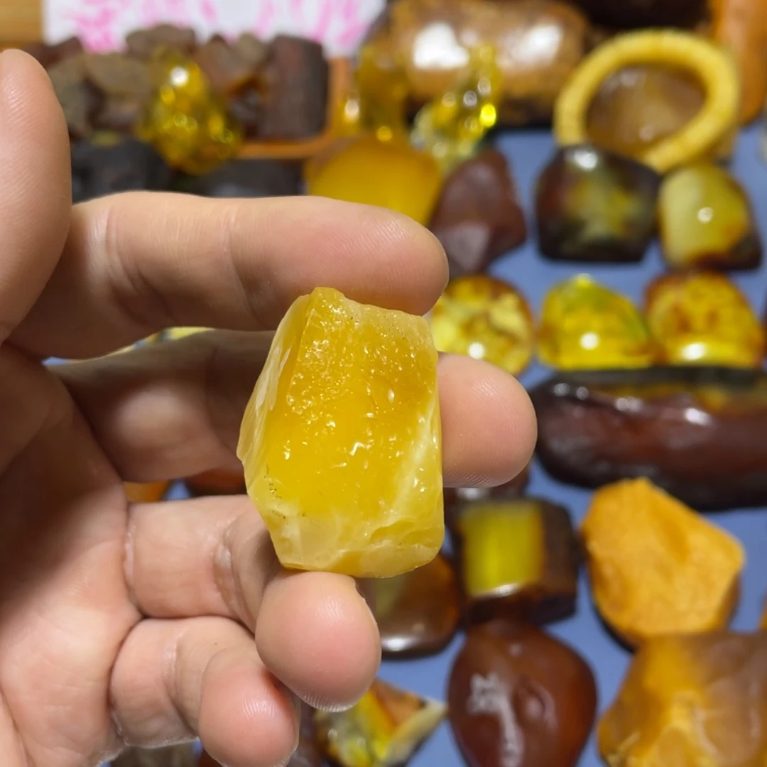 定制琥珀未镶嵌宝**原矿