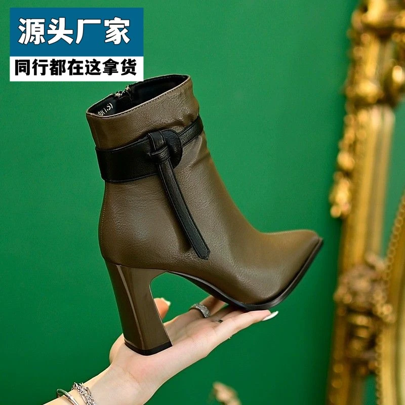 梵乐芬马丁靴女2025年冬季新款网红皮带扣时尚尖头高跟鞋百搭粗跟