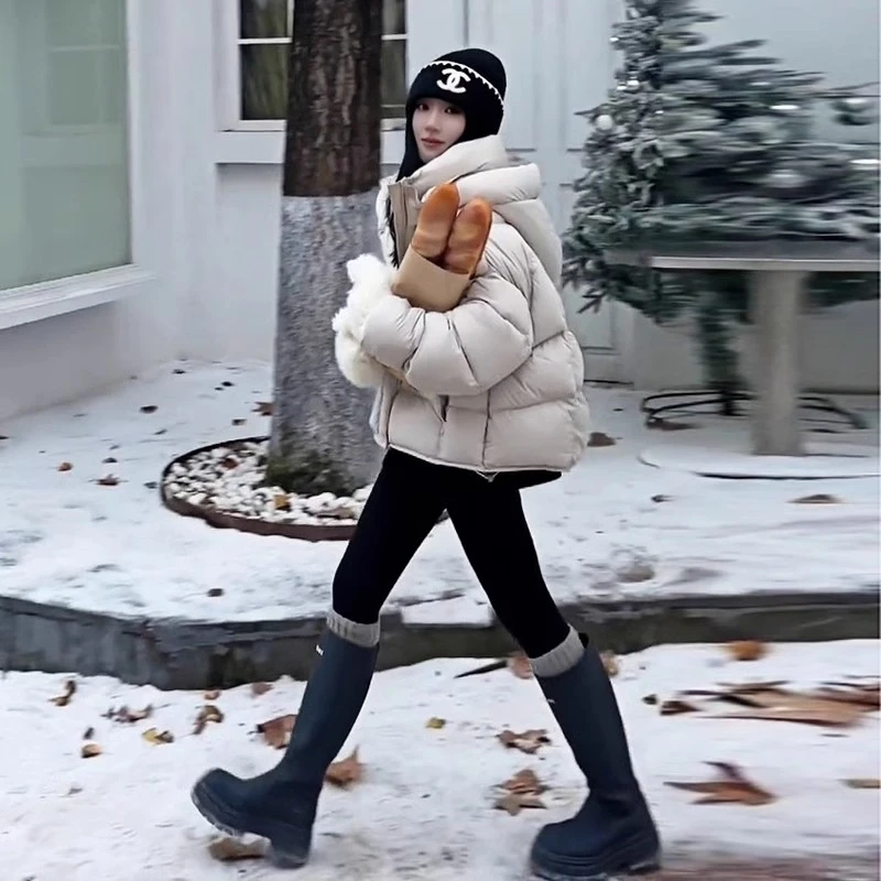 泡芙龟背白色短款羽绒服女2024冬季新款90白鸭绒连帽面包服外套
