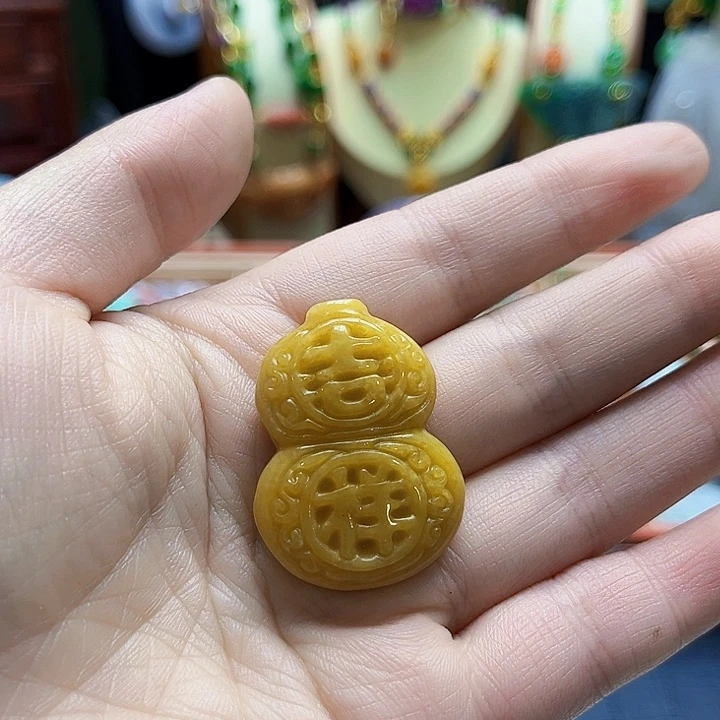 绯***迹翡翠未镶嵌吊坠(不含链)炸福利