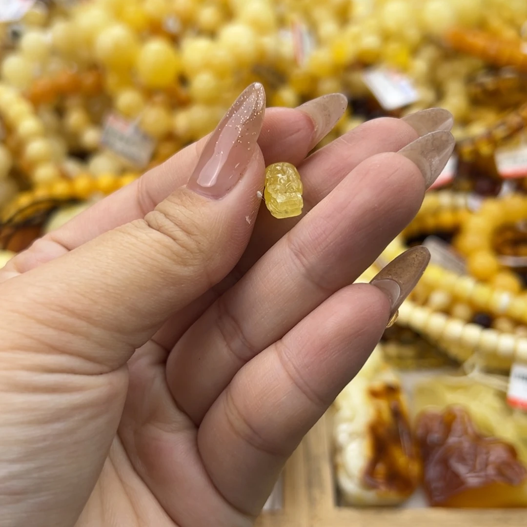 琥珀珠宝奇石未镶嵌