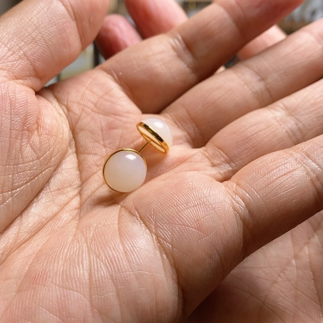 和田玉挂件18K金镶嵌虞