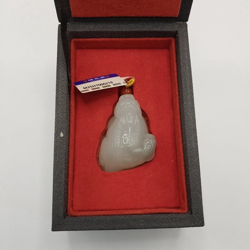 M25HT000219 - 貔貅烟灰色和田玉锦盒带证书