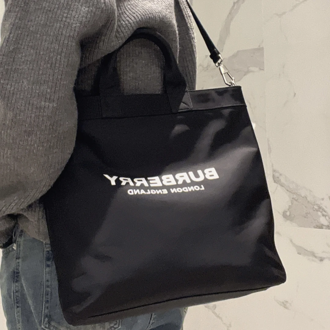 95新 BURBERRY/博柏利 【涛】喷绘logo 手提斜挎托特包