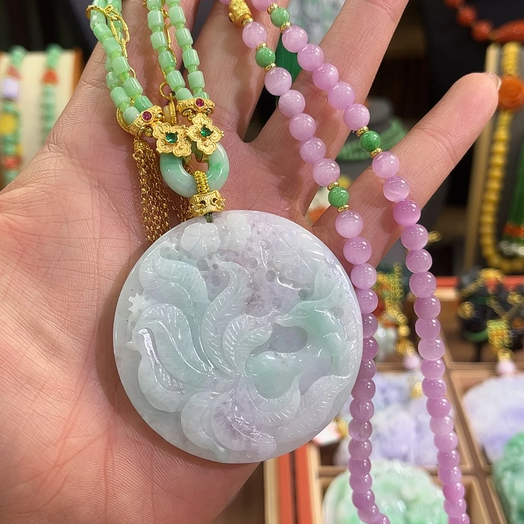 翡翠未镶嵌颈饰炸