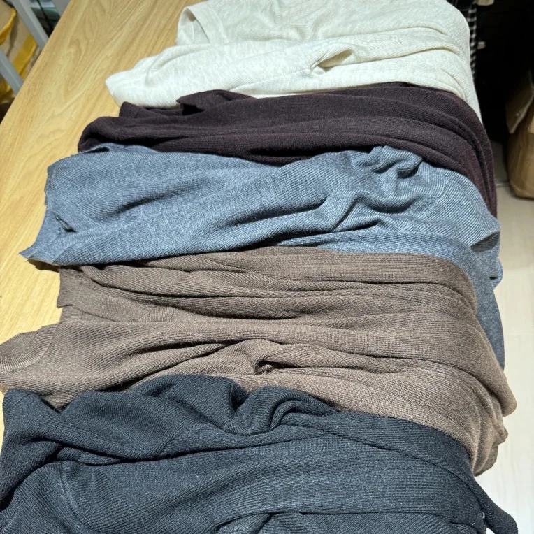 6029人手B冲款高智感V领显瘦针织