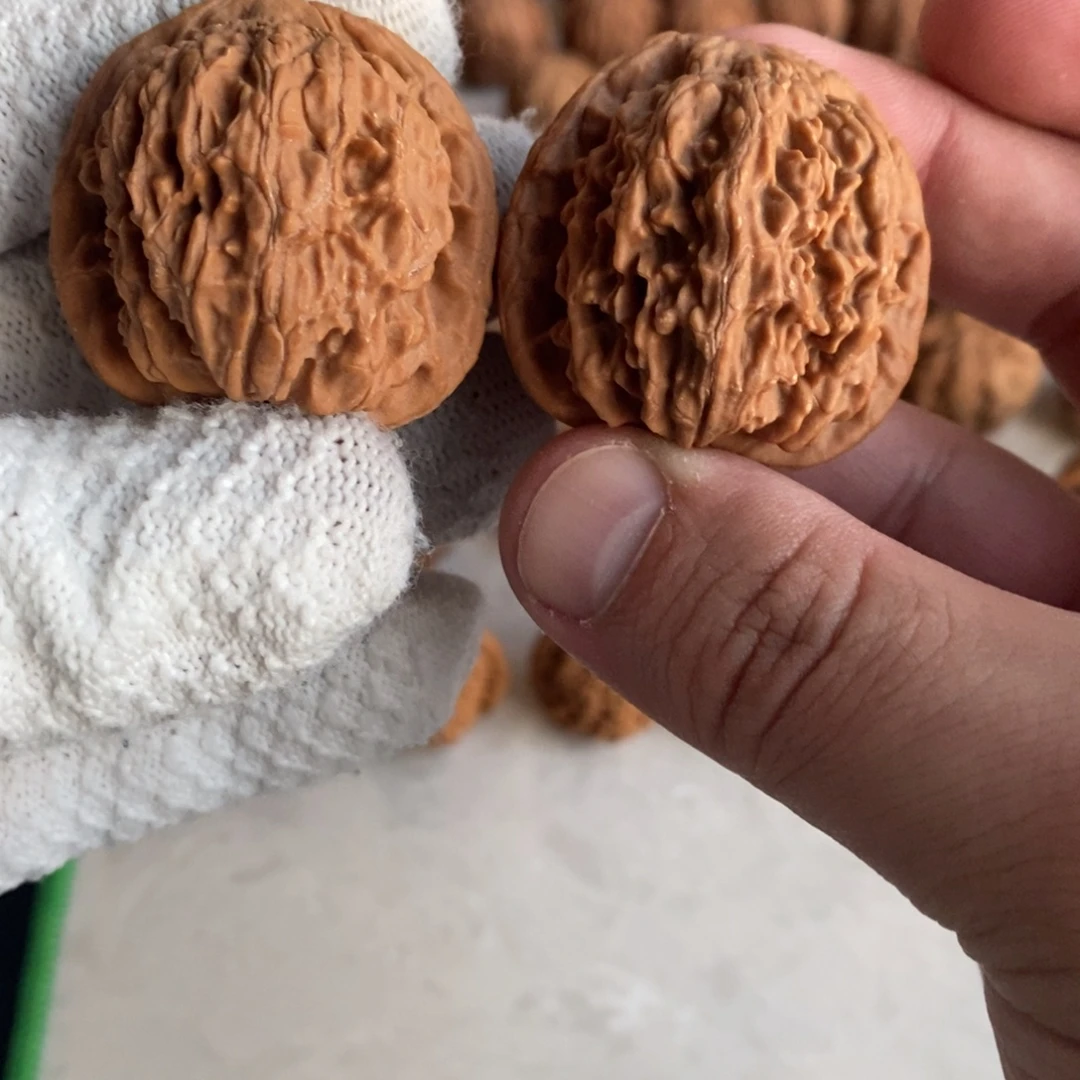 把件文玩核桃红狮子