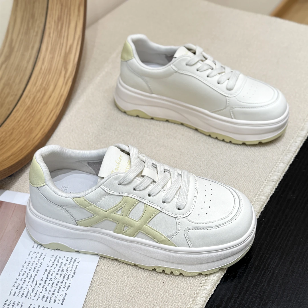 真皮韩版轻便松糕洋气小白鞋女2025新款夏季网红爆款厚底休闲板鞋