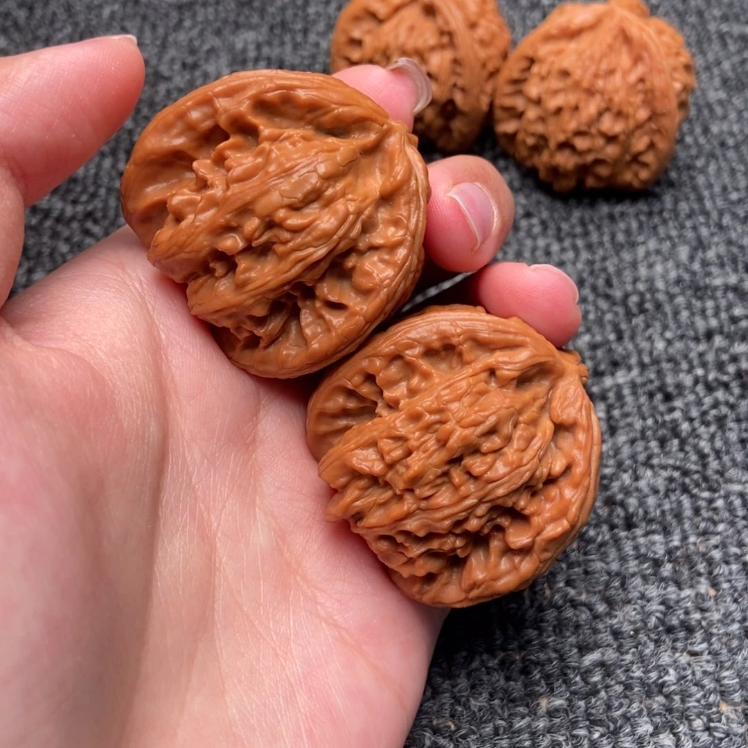 当***当木质类白狮子正奔