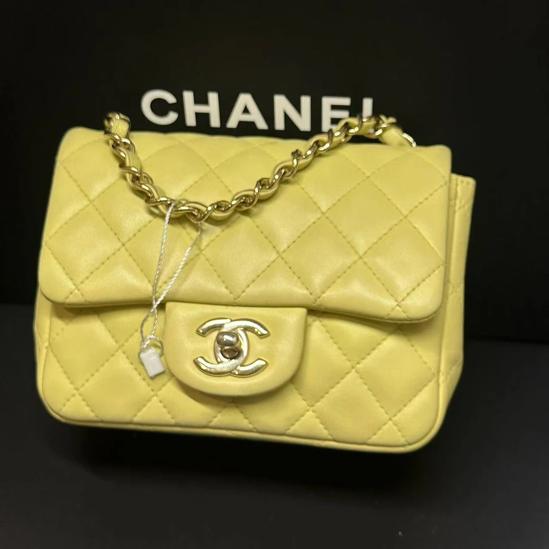 95新 Chanel/香奈儿 泡泡专属香奈儿小鸡黄方胖子斜挎包/98新包展